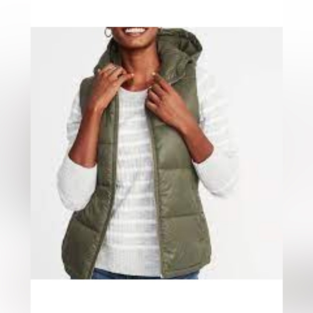 Old Navy Frost -Free Puffer Vest XS Army Green NWOT-Size-XS